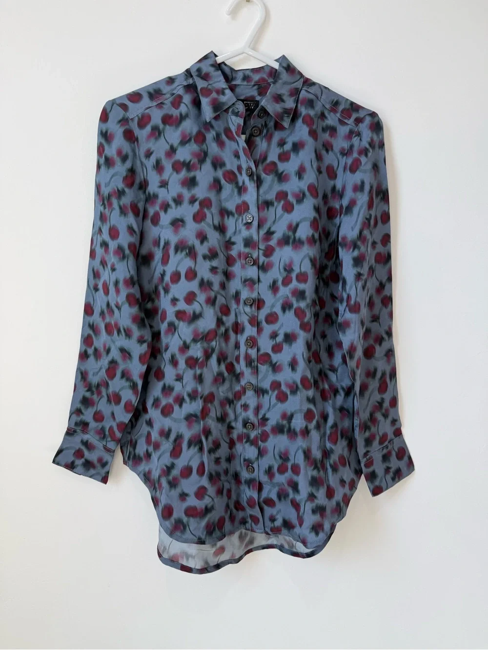 NWT J. crew Drapey button-up shirt in cherry-printed viscose twill size  XXS